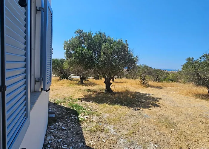 Апартаменты Blue And White View *